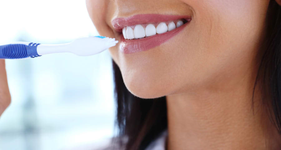 spazzolatura con dentifricio black diamond complex